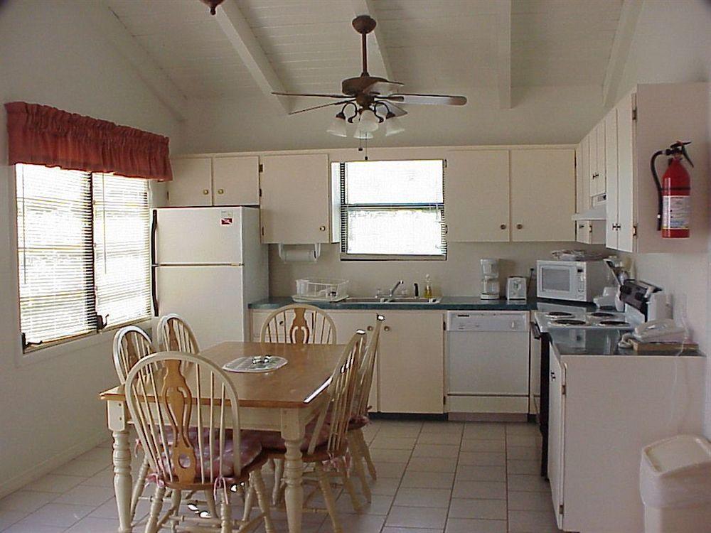 Pelican Beach Villas Marsh Harbour Chambre photo