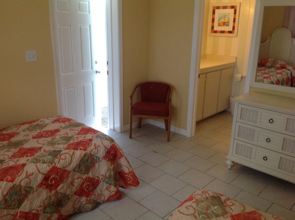 Pelican Beach Villas Marsh Harbour Extérieur photo
